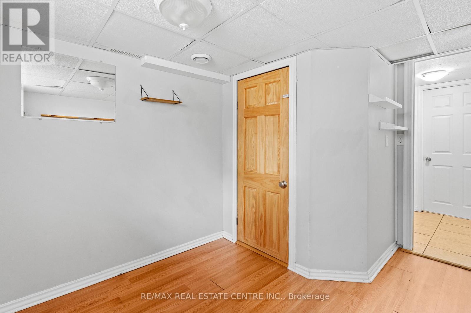 Basement - 298 Wallace Avenue, Welland, Ontario  L3B 1R9 - Photo 17 - X12486654