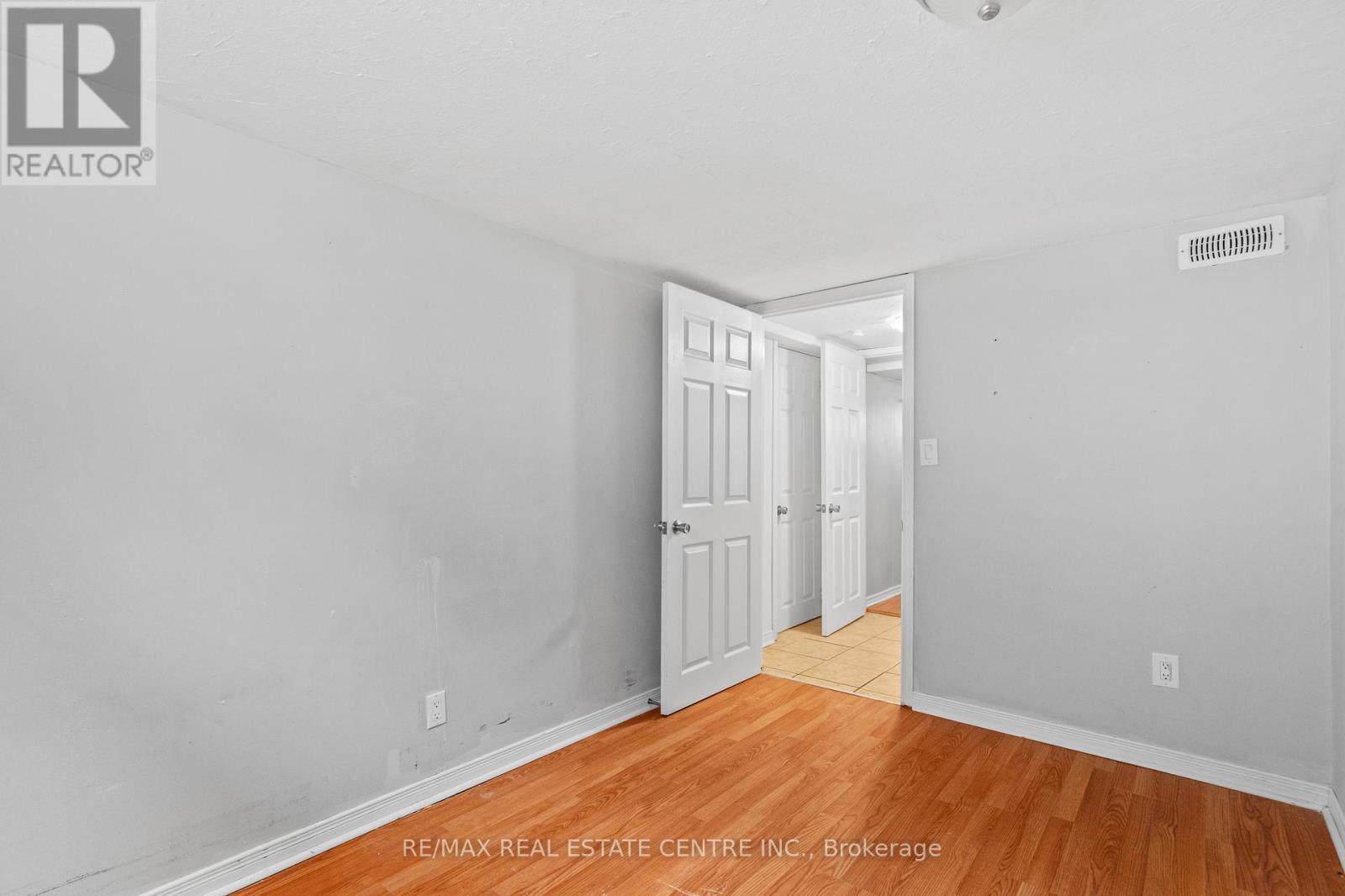 Basement - 298 Wallace Avenue, Welland, Ontario  L3B 1R9 - Photo 19 - X12486654