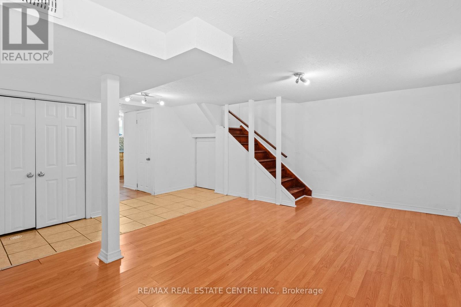 Basement - 298 Wallace Avenue, Welland, Ontario  L3B 1R9 - Photo 8 - X12486654