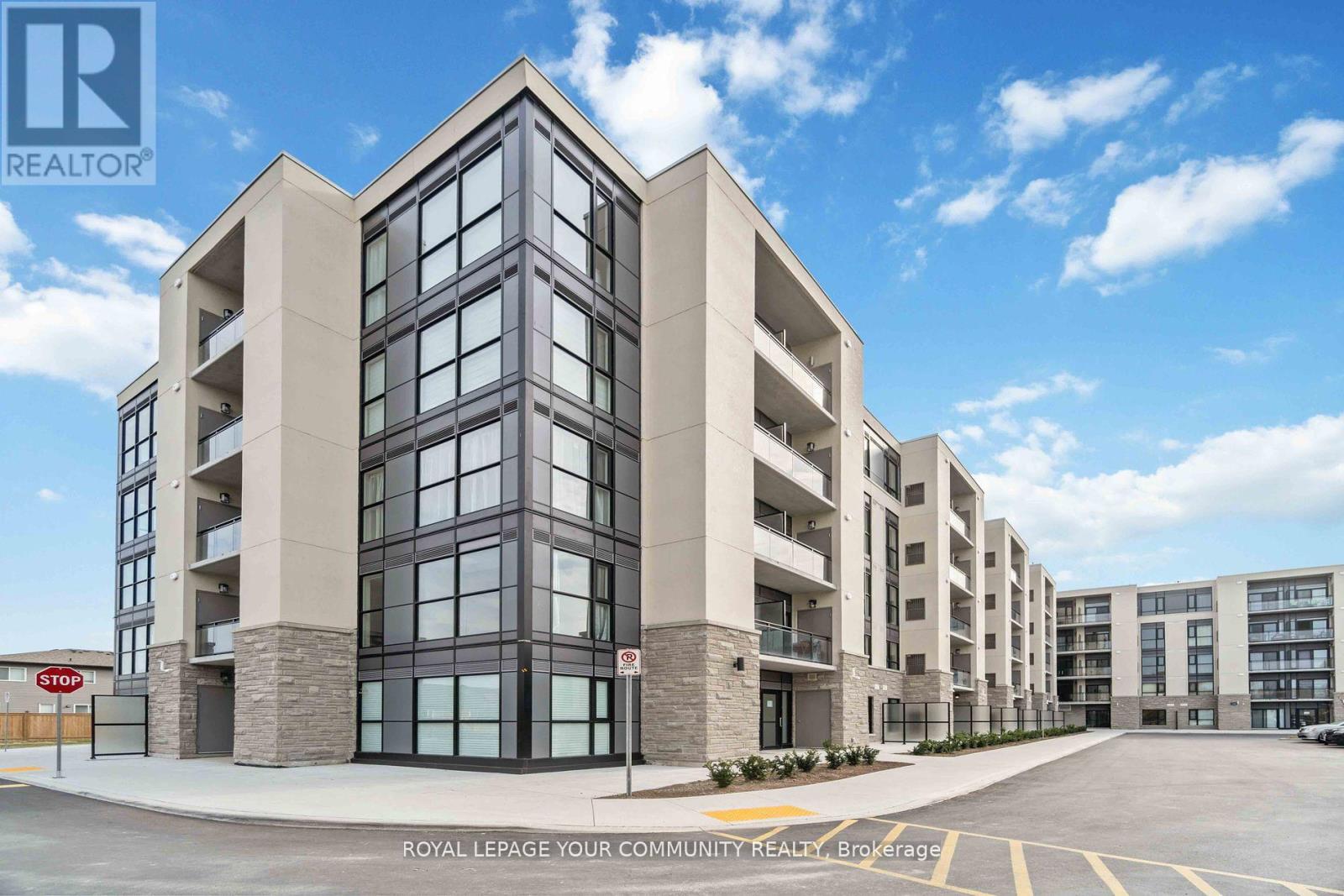 UPPER PH04 - 50 HERRICK AVENUE, St. Catharines, Ontario