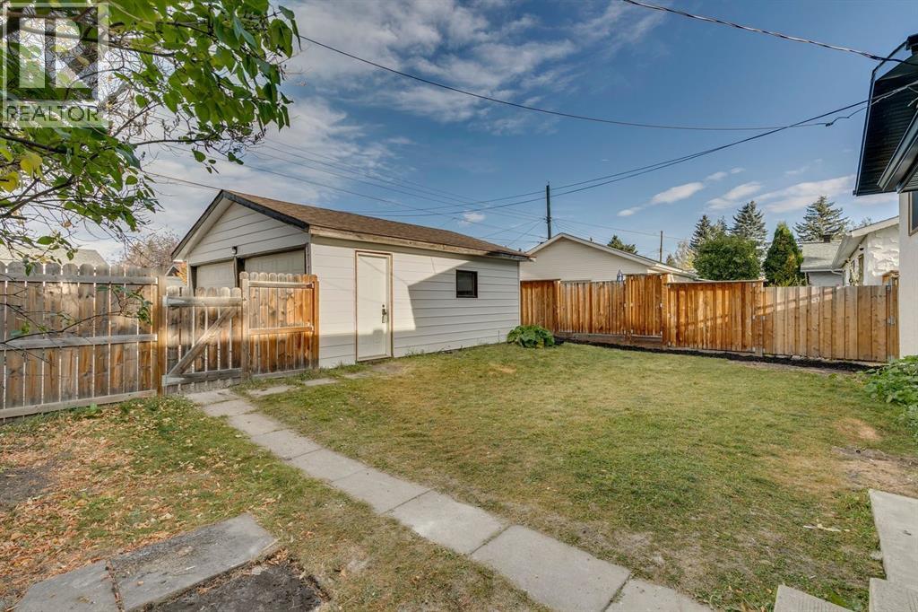 1304 Lake Sylvan Drive Se, Calgary, Alberta  T2J 4C8 - Photo 28 - A2261425