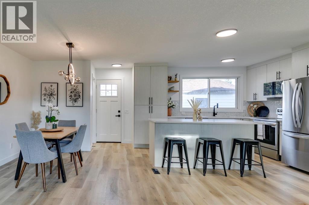 1304 Lake Sylvan Drive Se, Calgary, Alberta  T2J 4C8 - Photo 12 - A2261425