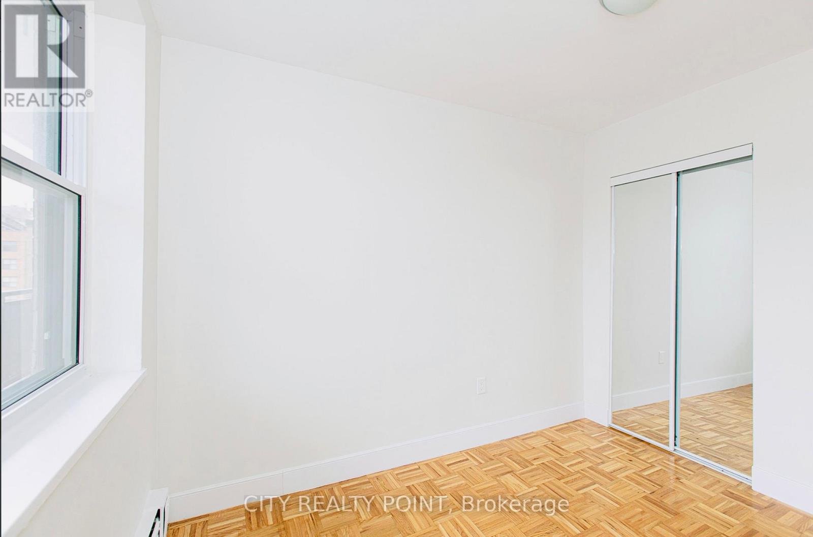 510 - 2 Grandstand Place, Toronto, Ontario  M4H 1E2 - Photo 9 - C12486709