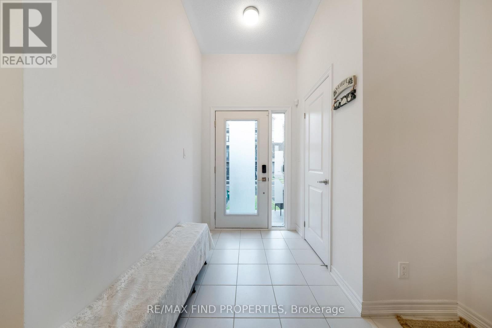 1125 Lockie Drive, Oshawa, Ontario  L1L 0R9 - Photo 3 - E12486732