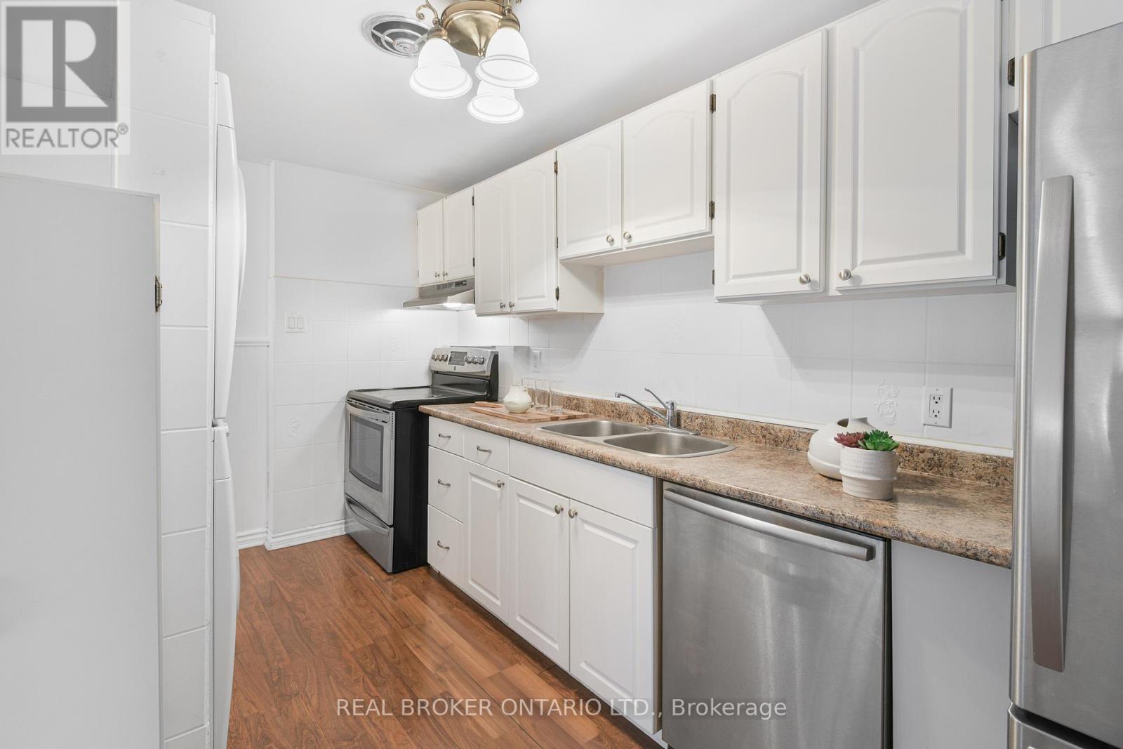 Th24 - 1666 Queen Street E, Toronto, Ontario  M4L 1G3 - Photo 11 - E12486736