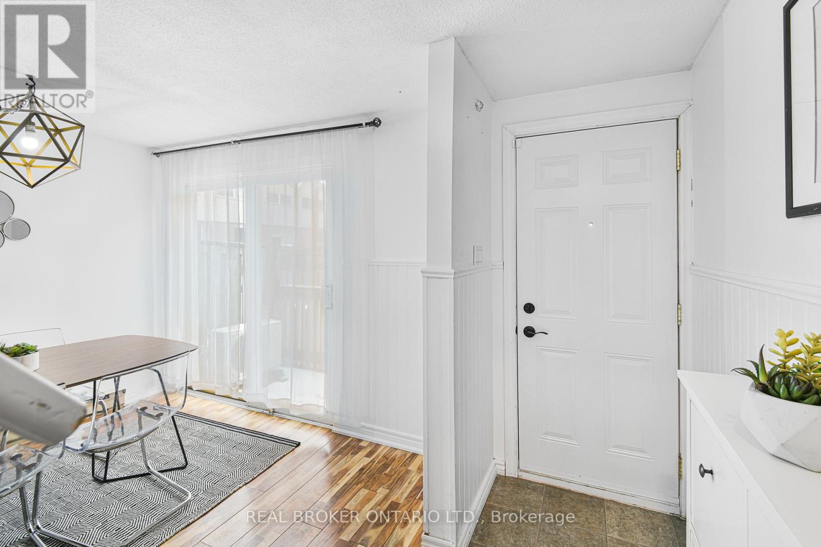 Th24 - 1666 Queen Street E, Toronto, Ontario  M4L 1G3 - Photo 3 - E12486736