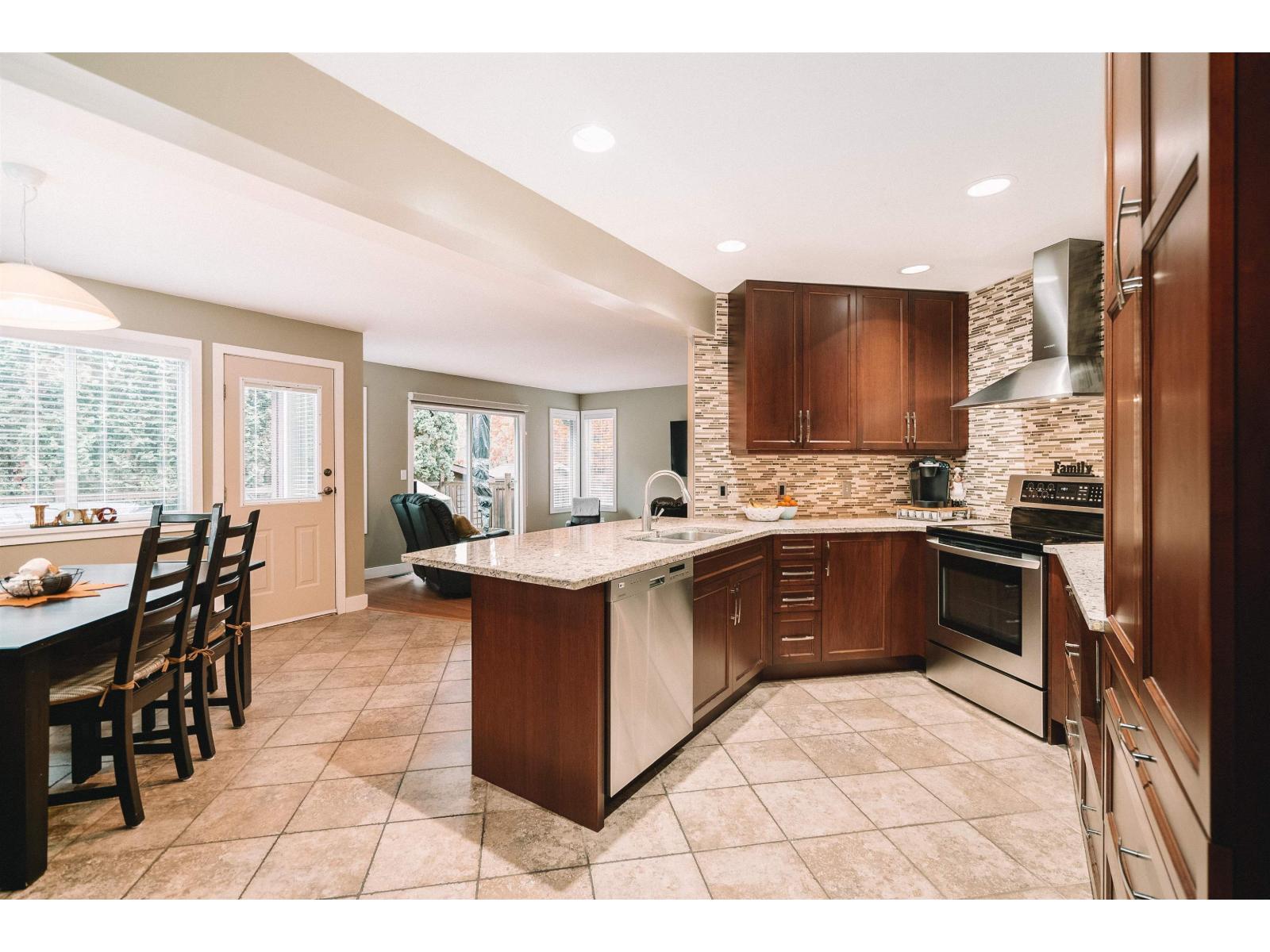 14832 83 Avenue, Surrey, British Columbia  V3S 7S1 - Photo 3 - R3062519