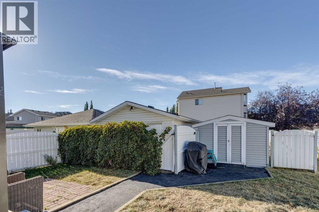 201 Citadel Forest Close Nw, Calgary, Alberta  T3G 4W8 - Photo 3 - A2259018