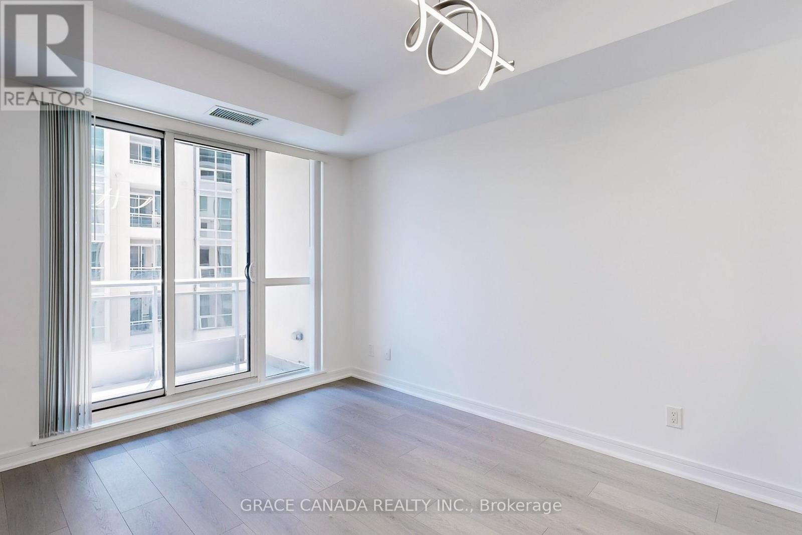 409 - 9205 Yonge Street, Richmond Hill, Ontario  L4C 1V5 - Photo 10 - N12486730