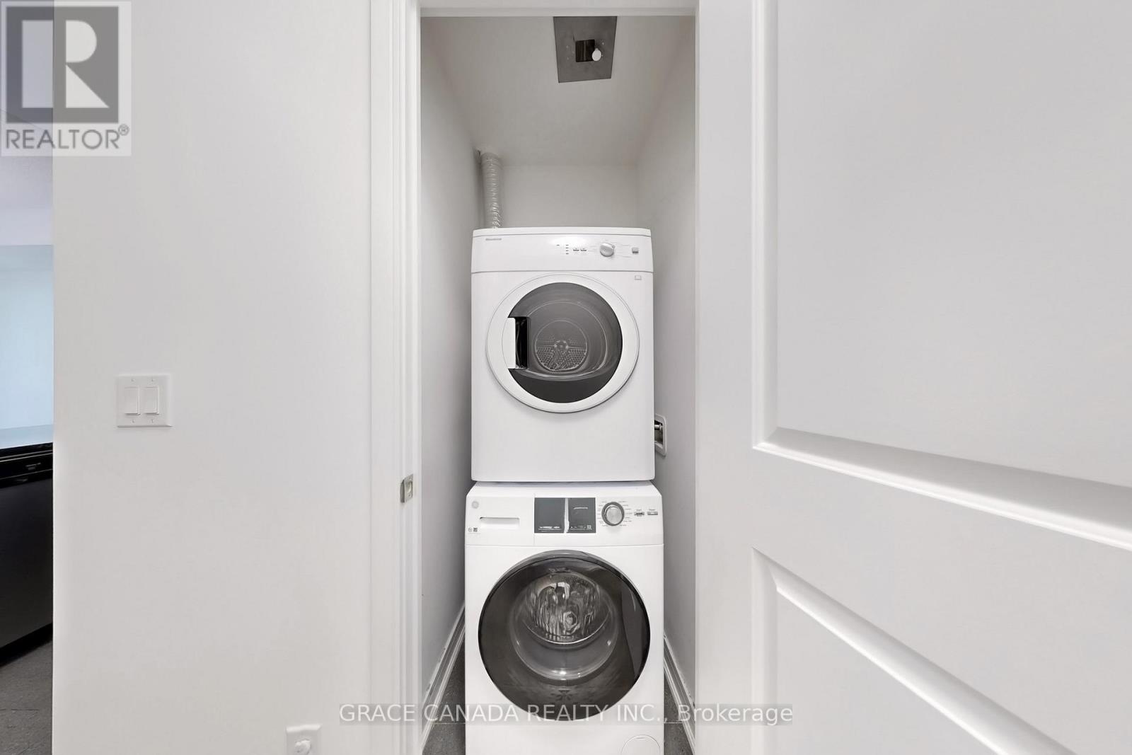 409 - 9205 Yonge Street, Richmond Hill, Ontario  L4C 1V5 - Photo 30 - N12486730