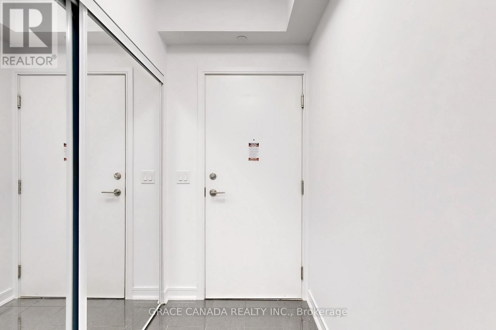 409 - 9205 Yonge Street, Richmond Hill, Ontario  L4C 1V5 - Photo 33 - N12486730