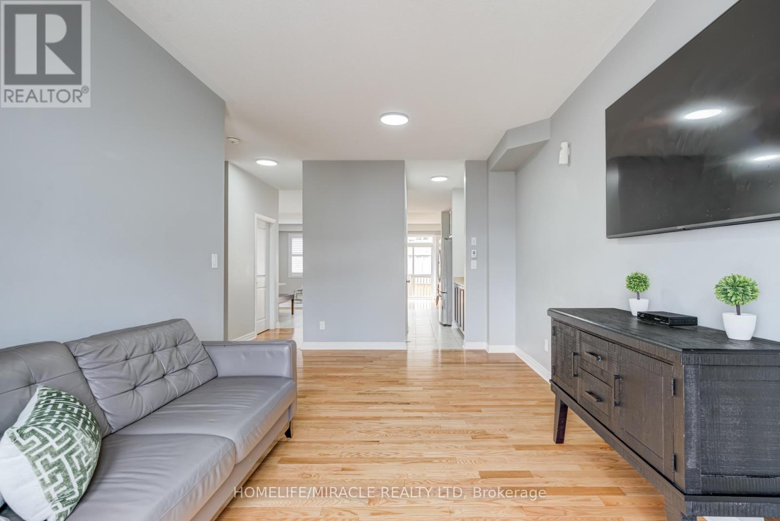 81 Willoughby Way, New Tecumseth, Ontario  L9R 0P4 - Photo 6 - N12486740