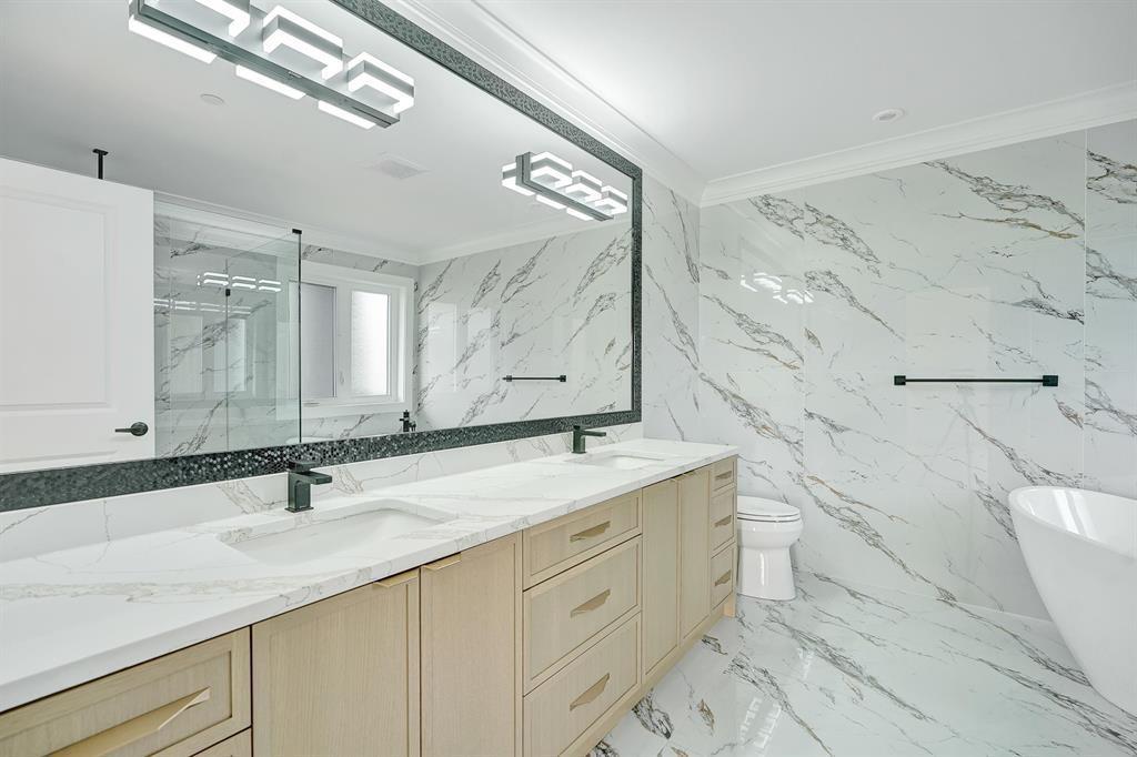 13915 Blackburn Avenue, White Rock, British Columbia  V4B 3H9 - Photo 17 - R3062650