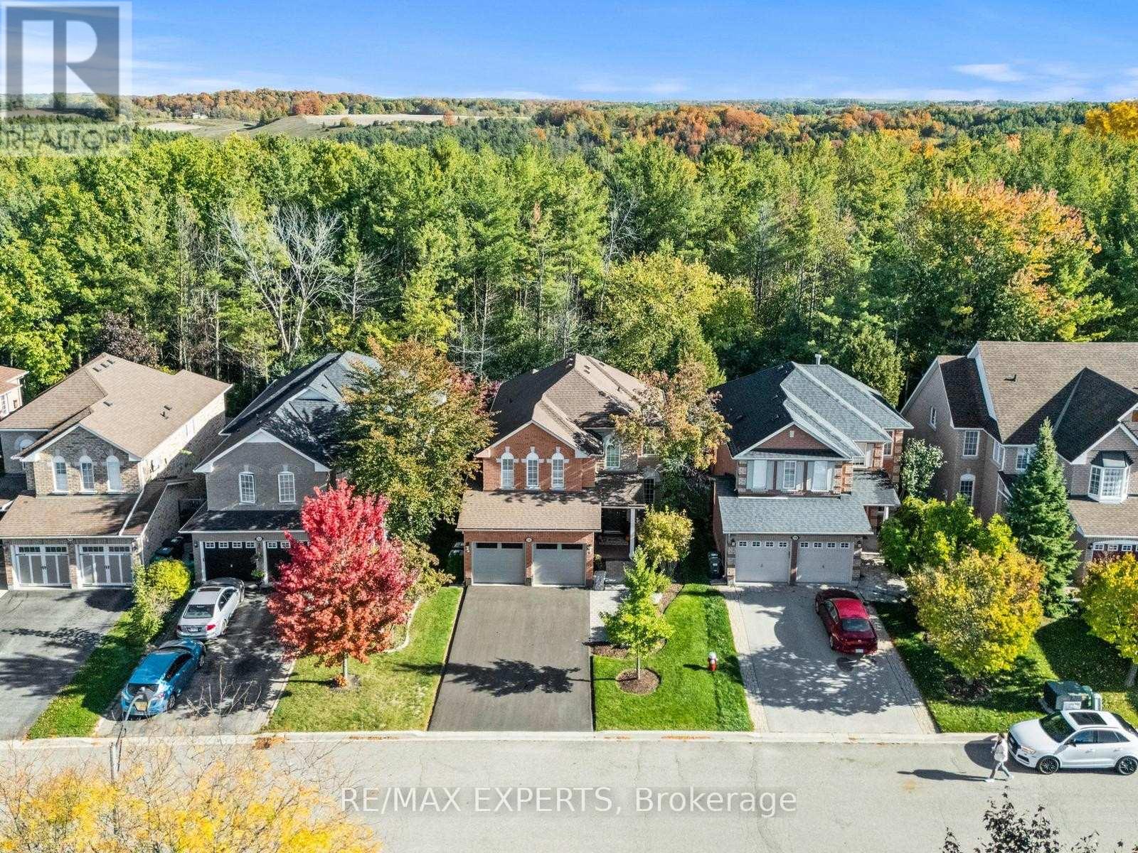 106 Castelli Court, Caledon, Ontario  L7E 2T8 - Photo 3 - W12486700