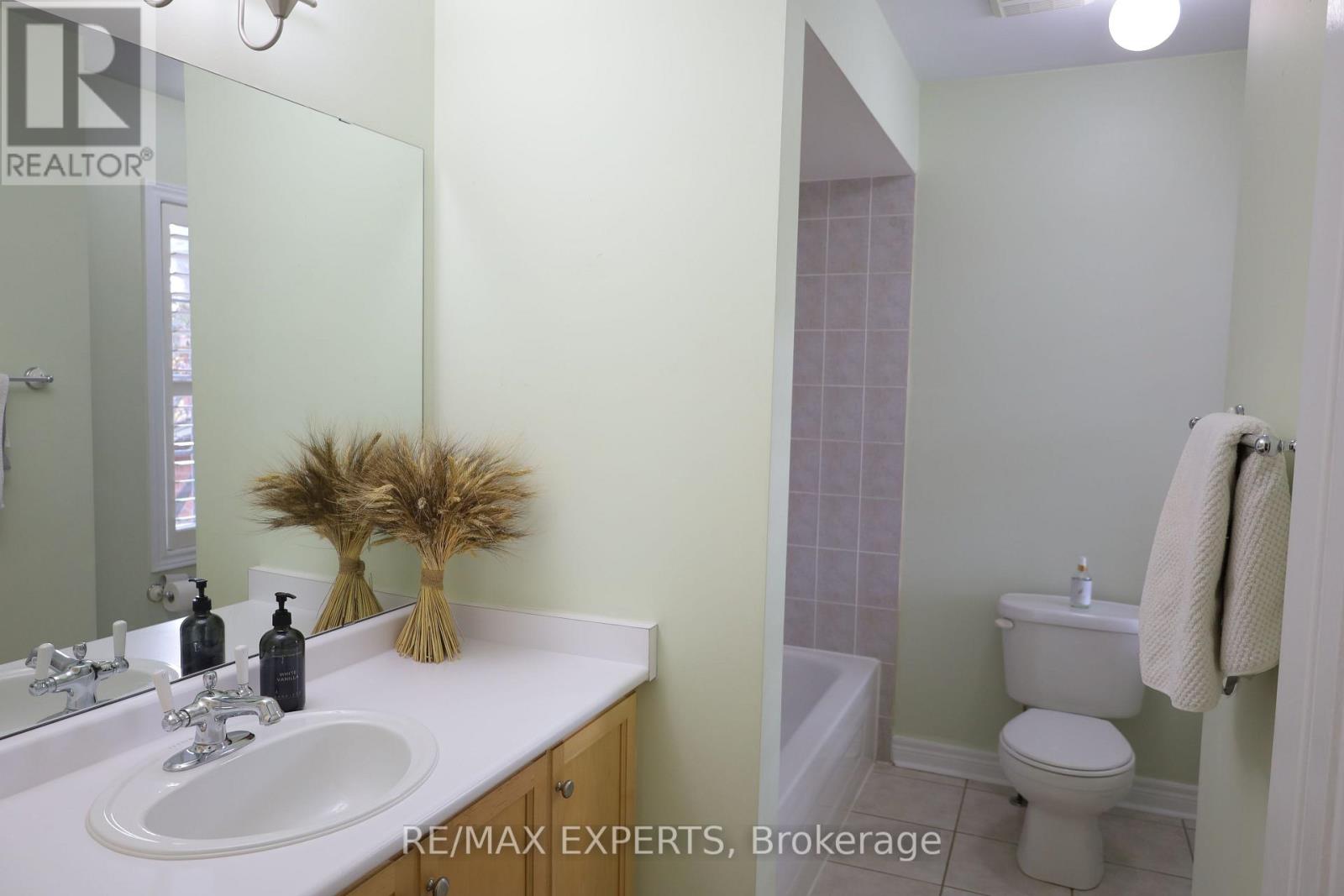 106 Castelli Court, Caledon, Ontario  L7E 2T8 - Photo 35 - W12486700