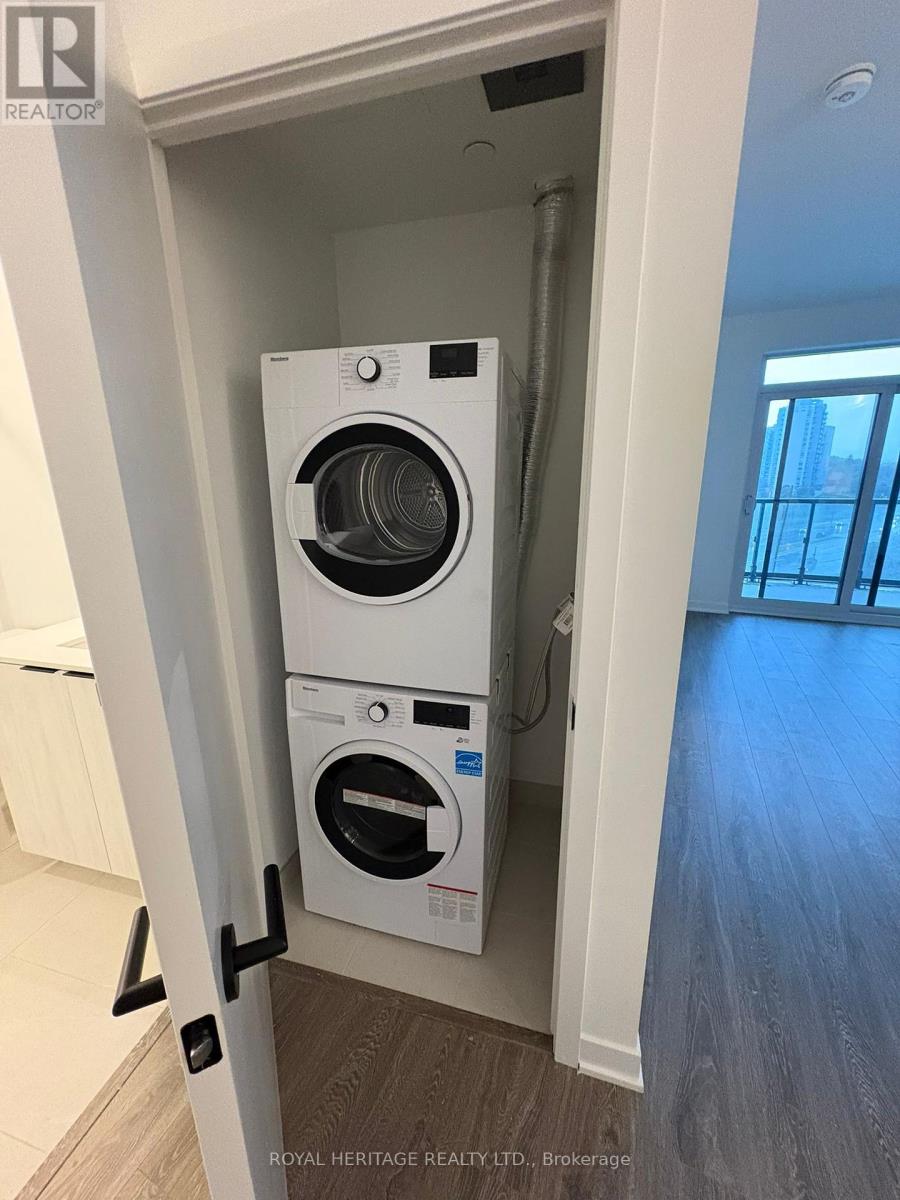 2495 Eglinton Avenue W, Mississauga, Ontario  L5M 2T2 - Photo 16 - W12486704