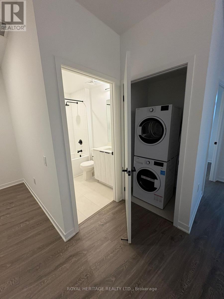 2495 Eglinton Avenue W, Mississauga, Ontario  L5M 2T2 - Photo 17 - W12486704