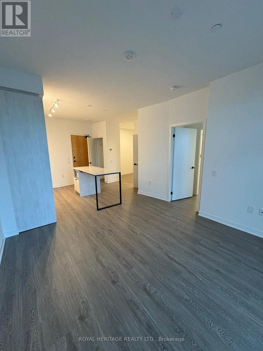 2495 Eglinton Avenue W, Mississauga, Ontario  L5M 2T2 - Photo 2 - W12486704