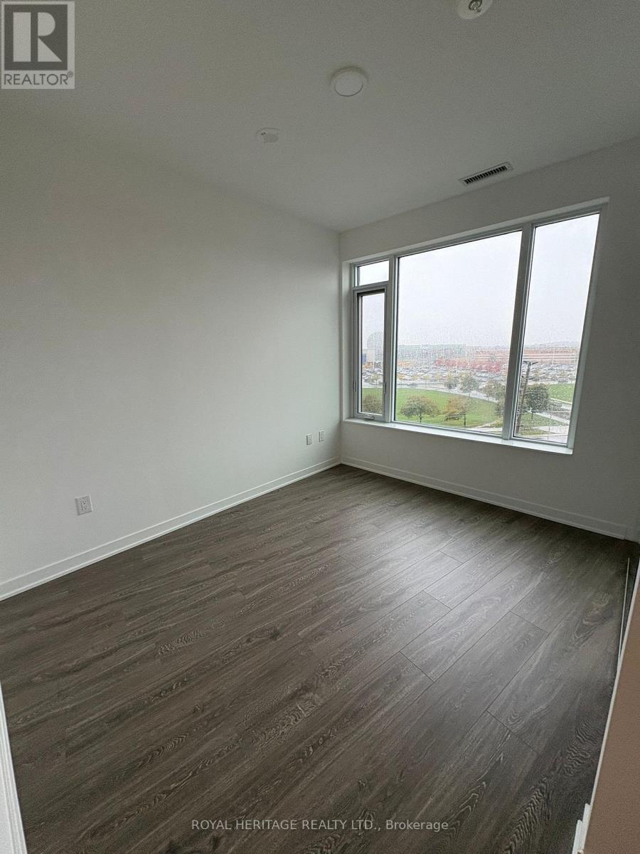 2495 Eglinton Avenue W, Mississauga, Ontario  L5M 2T2 - Photo 3 - W12486704