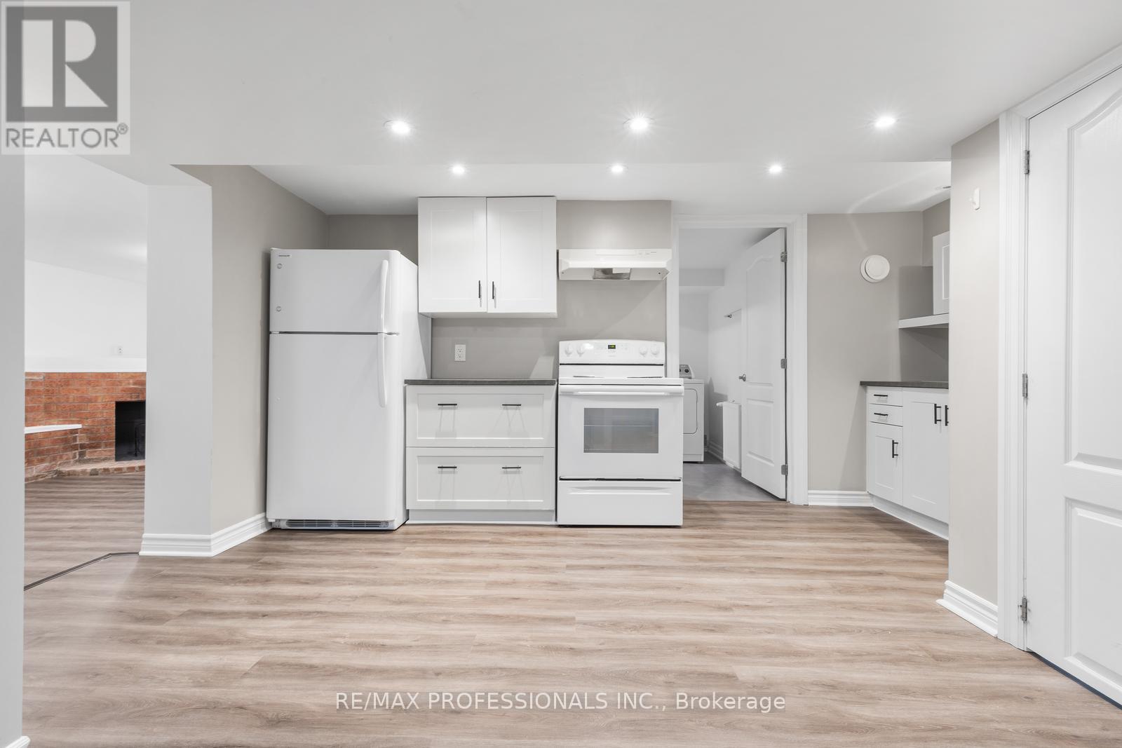 Bsmt - 62 Thirty Sixth Street, Toronto, Ontario  M8W 3L2 - Photo 10 - W12486710