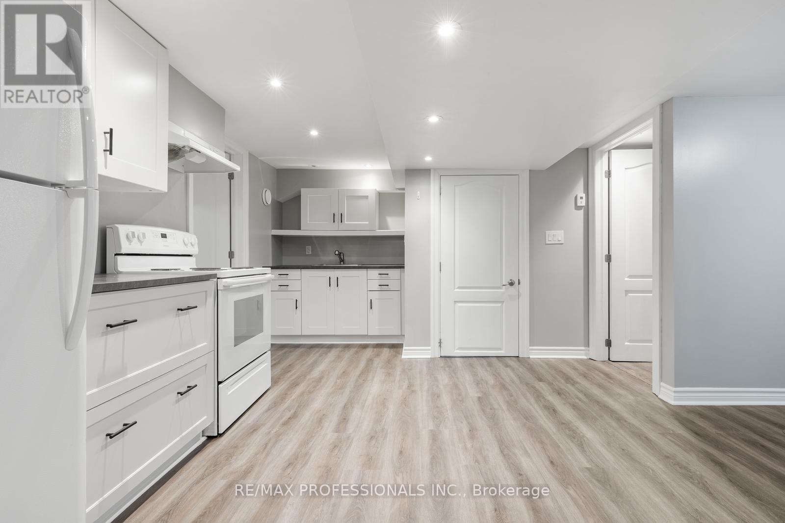 Bsmt - 62 Thirty Sixth Street, Toronto, Ontario  M8W 3L2 - Photo 11 - W12486710