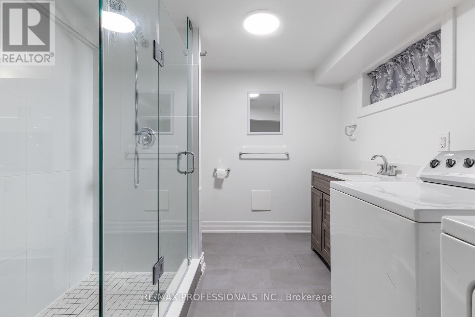 Bsmt - 62 Thirty Sixth Street, Toronto, Ontario  M8W 3L2 - Photo 14 - W12486710