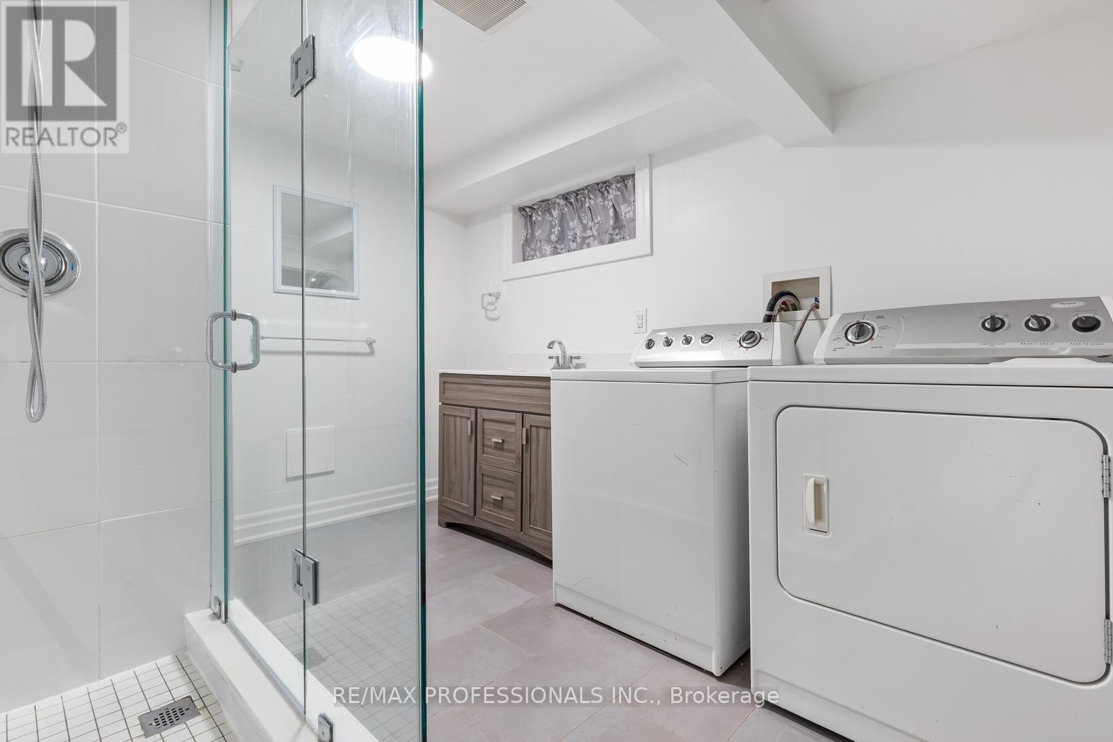 Bsmt - 62 Thirty Sixth Street, Toronto, Ontario  M8W 3L2 - Photo 15 - W12486710