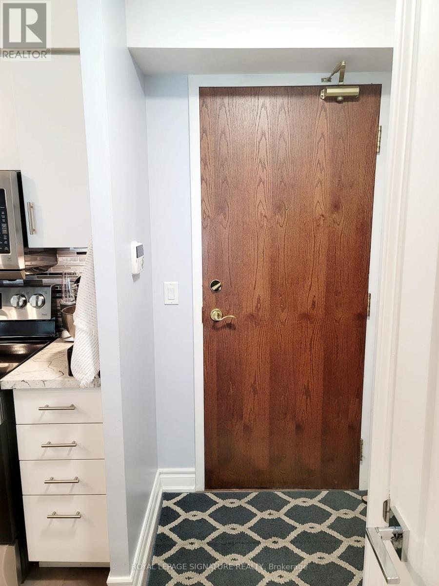 502 - 17 Michael Power Place, Toronto, Ontario  M9A 5G5 - Photo 7 - W12486711