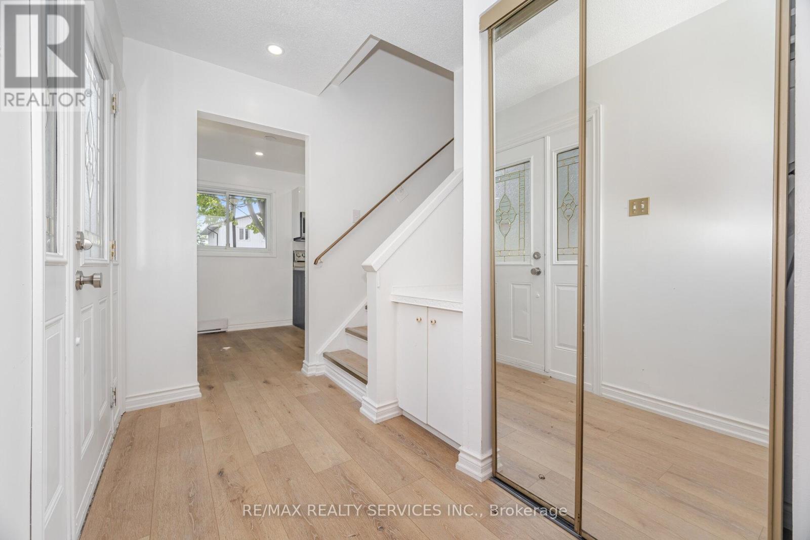 20 Greenhills Square, Brampton, Ontario  L6S 2J4 - Photo 19 - W12486713