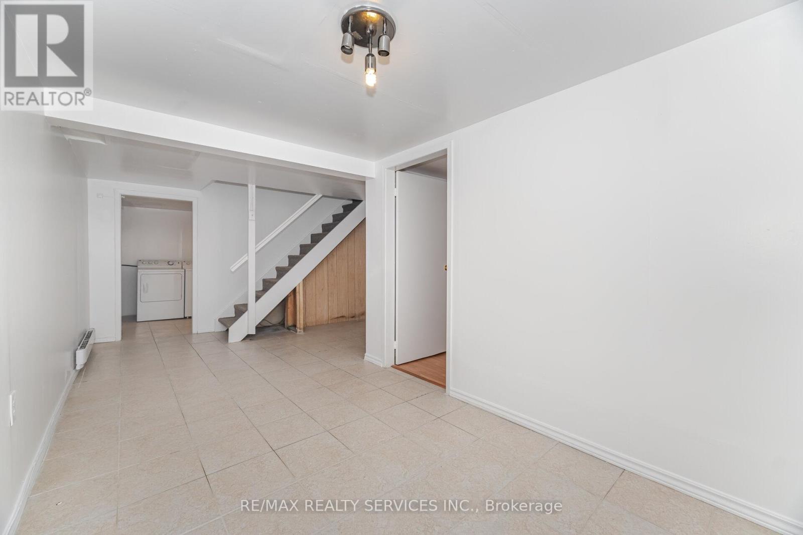 20 Greenhills Square, Brampton, Ontario  L6S 2J4 - Photo 35 - W12486713