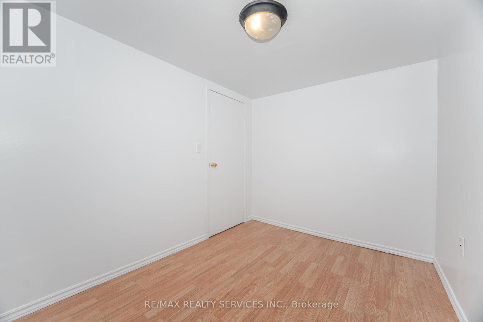 20 Greenhills Square, Brampton, Ontario  L6S 2J4 - Photo 37 - W12486713