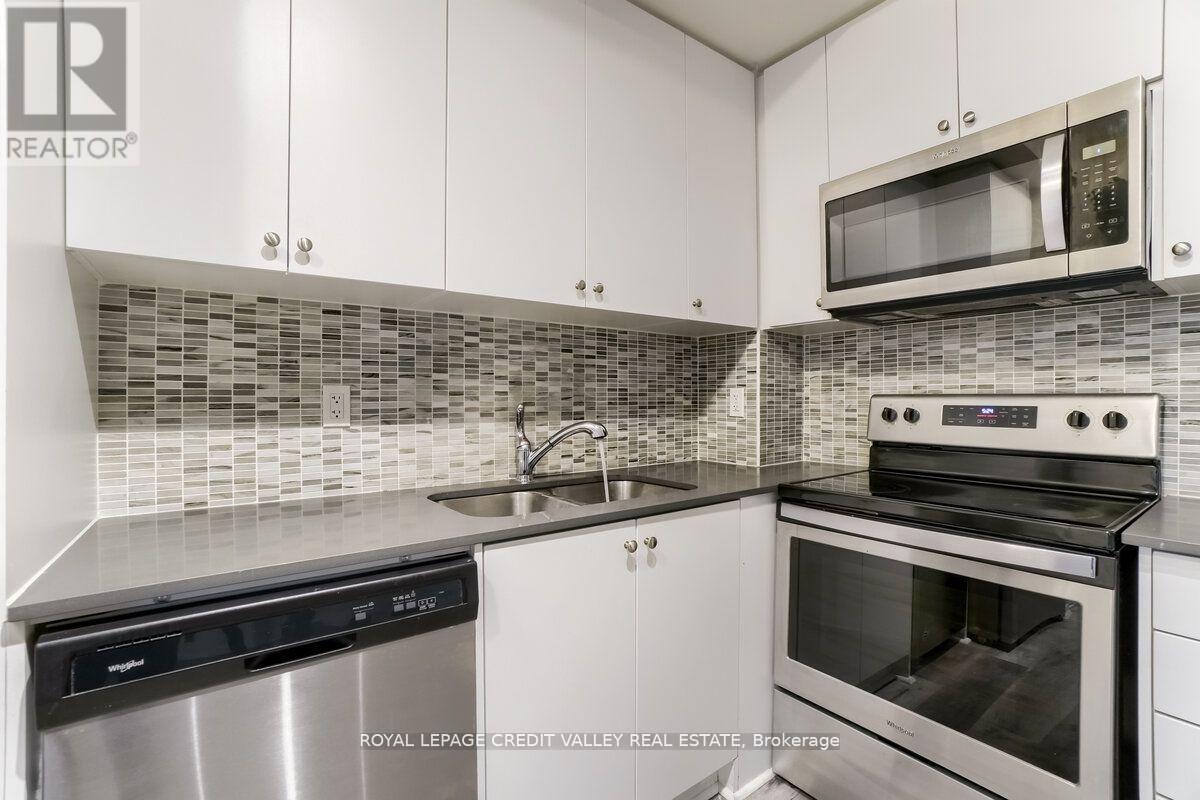 09 - 670 Atwater Avenue, Mississauga, Ontario  L5G 4K7 - Photo 4 - W12486722