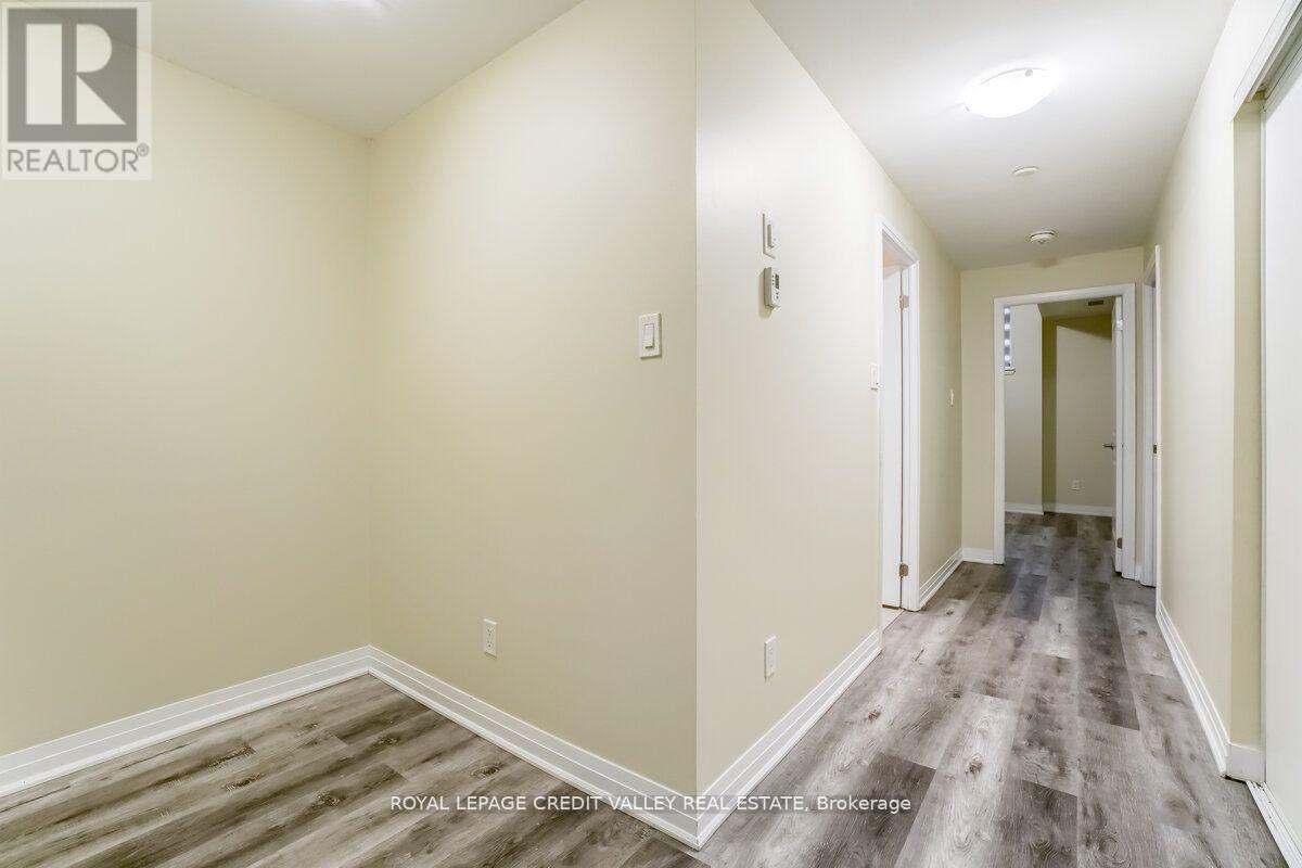 09 - 670 Atwater Avenue, Mississauga, Ontario  L5G 4K7 - Photo 8 - W12486722