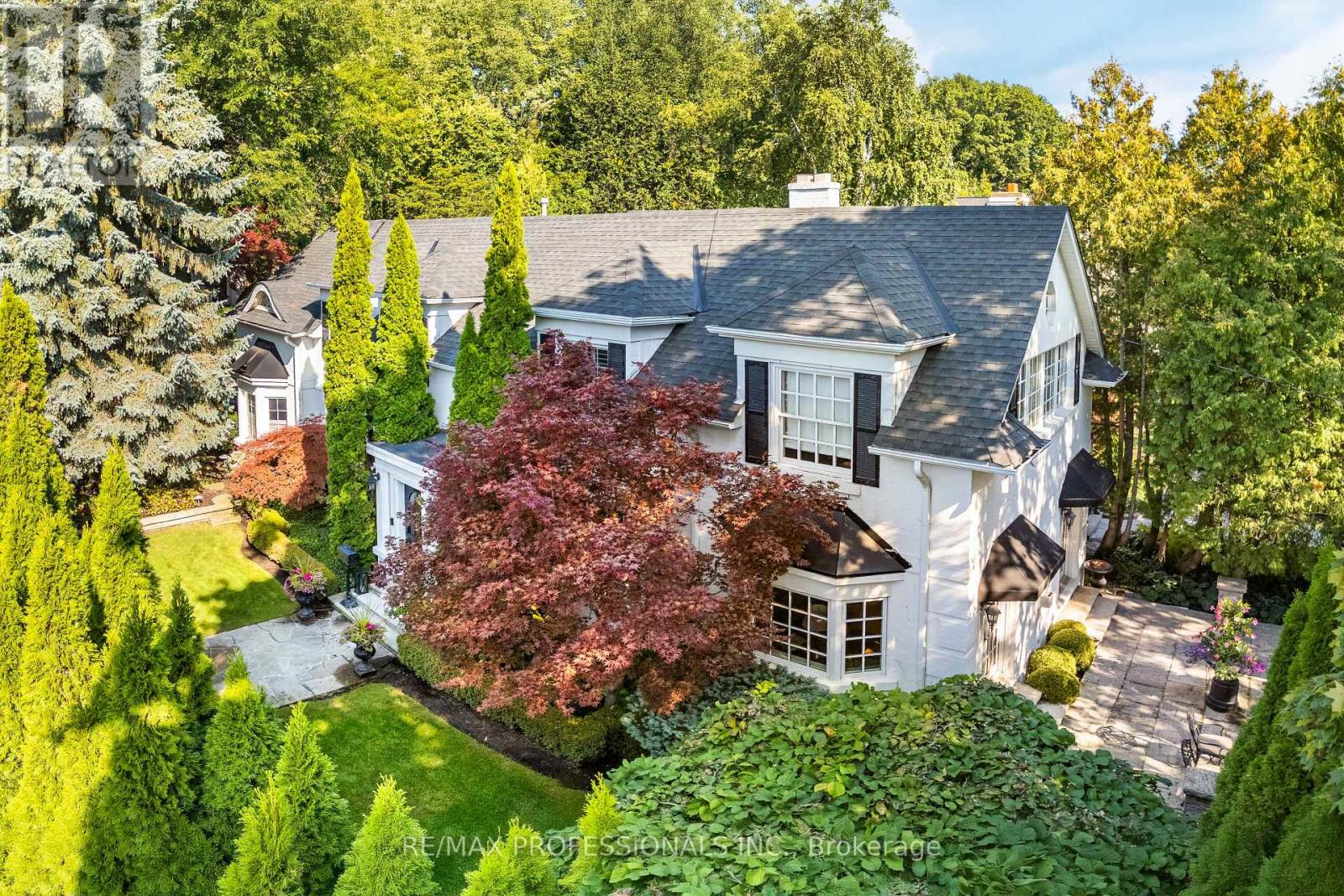 2 CANTERBURY ROAD, Toronto, Ontario