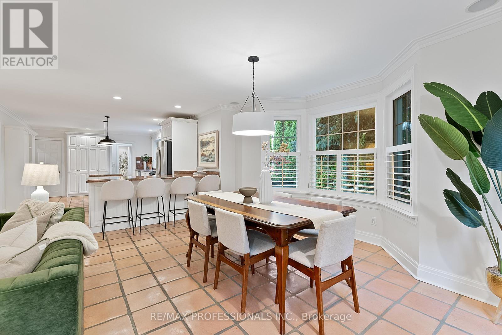 2 Canterbury Road, Toronto, Ontario  M9A 2X7 - Photo 13 - W12486733