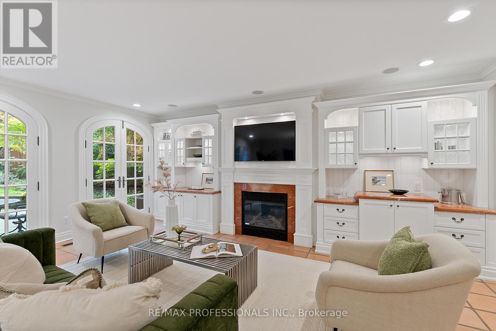 2 Canterbury Road, Toronto, Ontario  M9A 2X7 - Photo 16 - W12486733