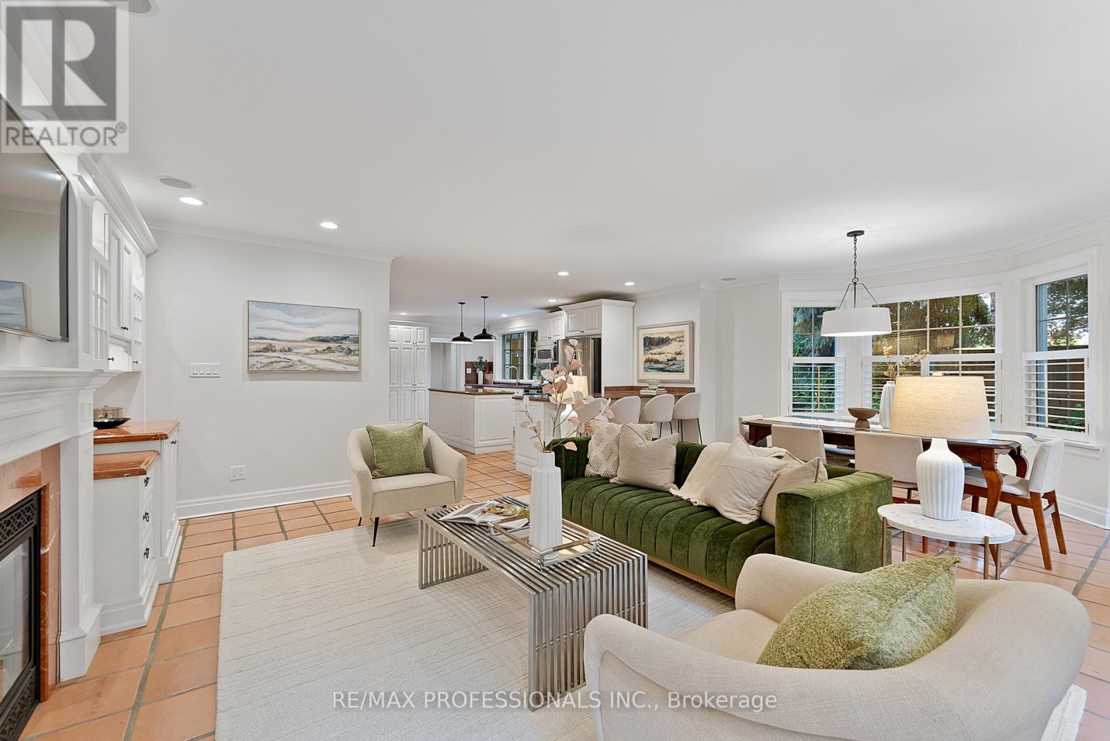 2 Canterbury Road, Toronto, Ontario  M9A 2X7 - Photo 17 - W12486733