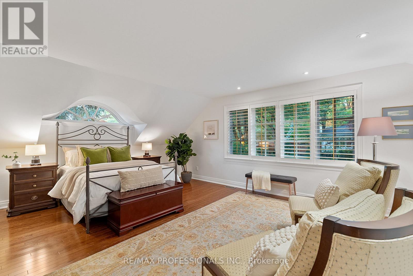 2 Canterbury Road, Toronto, Ontario  M9A 2X7 - Photo 20 - W12486733