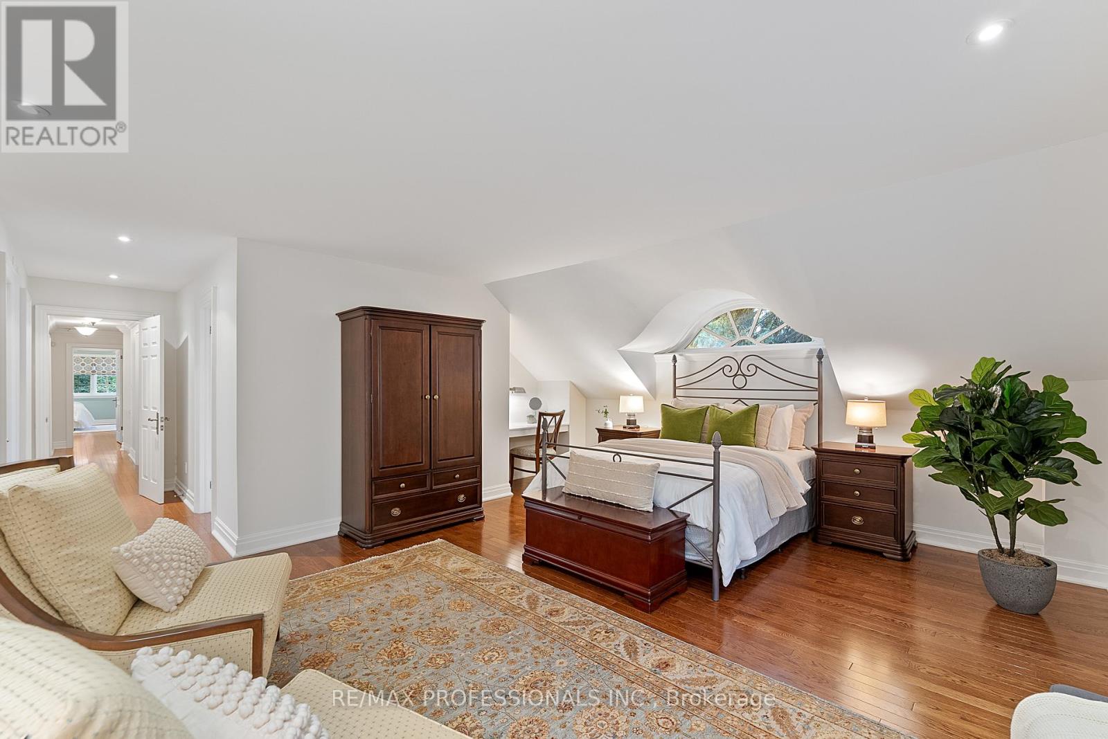 2 Canterbury Road, Toronto, Ontario  M9A 2X7 - Photo 21 - W12486733