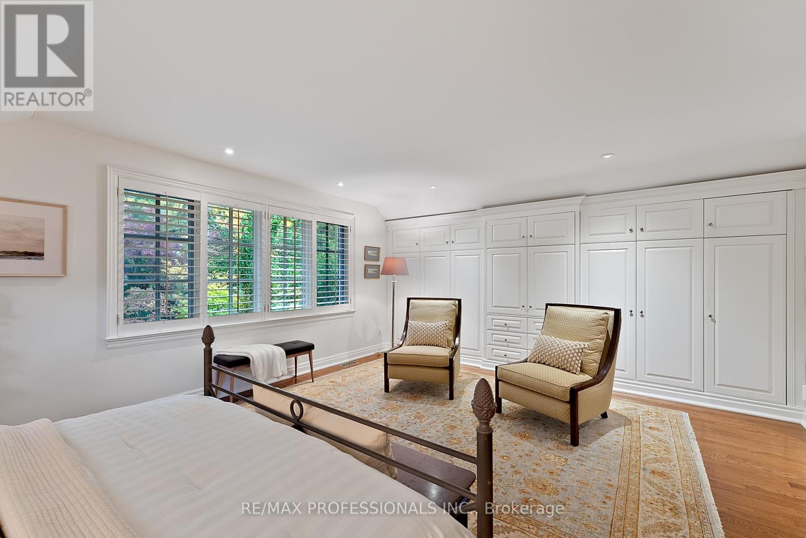 2 Canterbury Road, Toronto, Ontario  M9A 2X7 - Photo 22 - W12486733