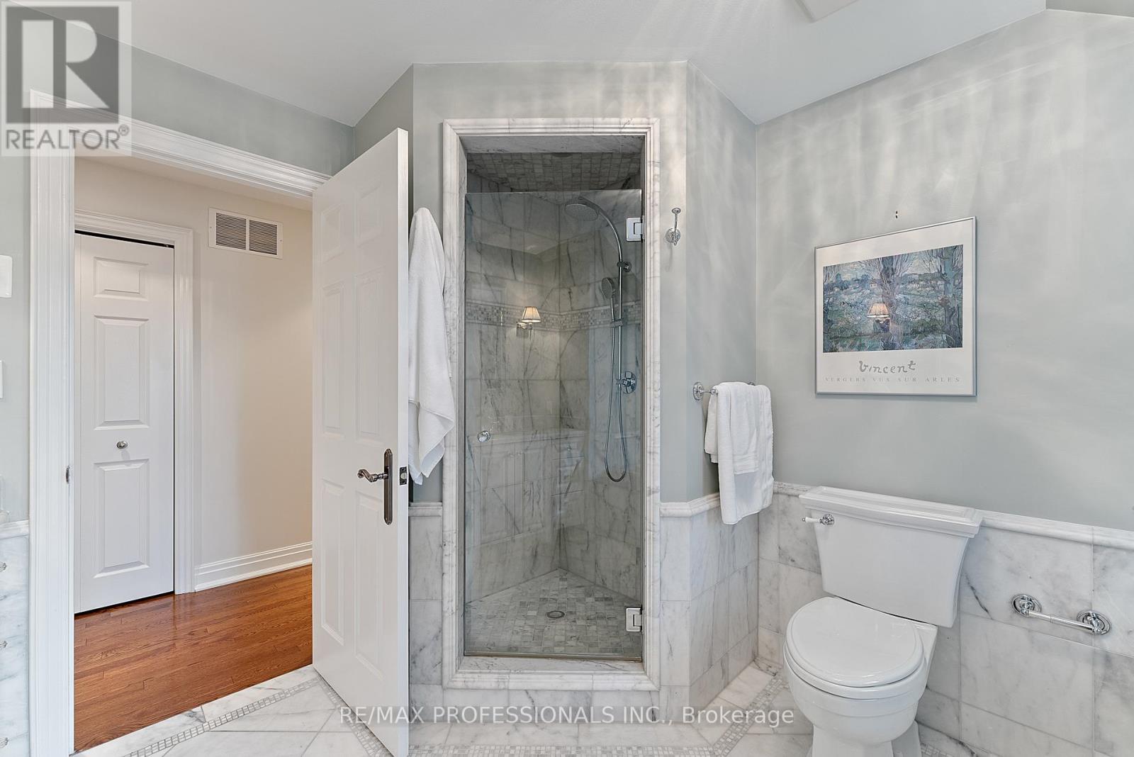 2 Canterbury Road, Toronto, Ontario  M9A 2X7 - Photo 24 - W12486733