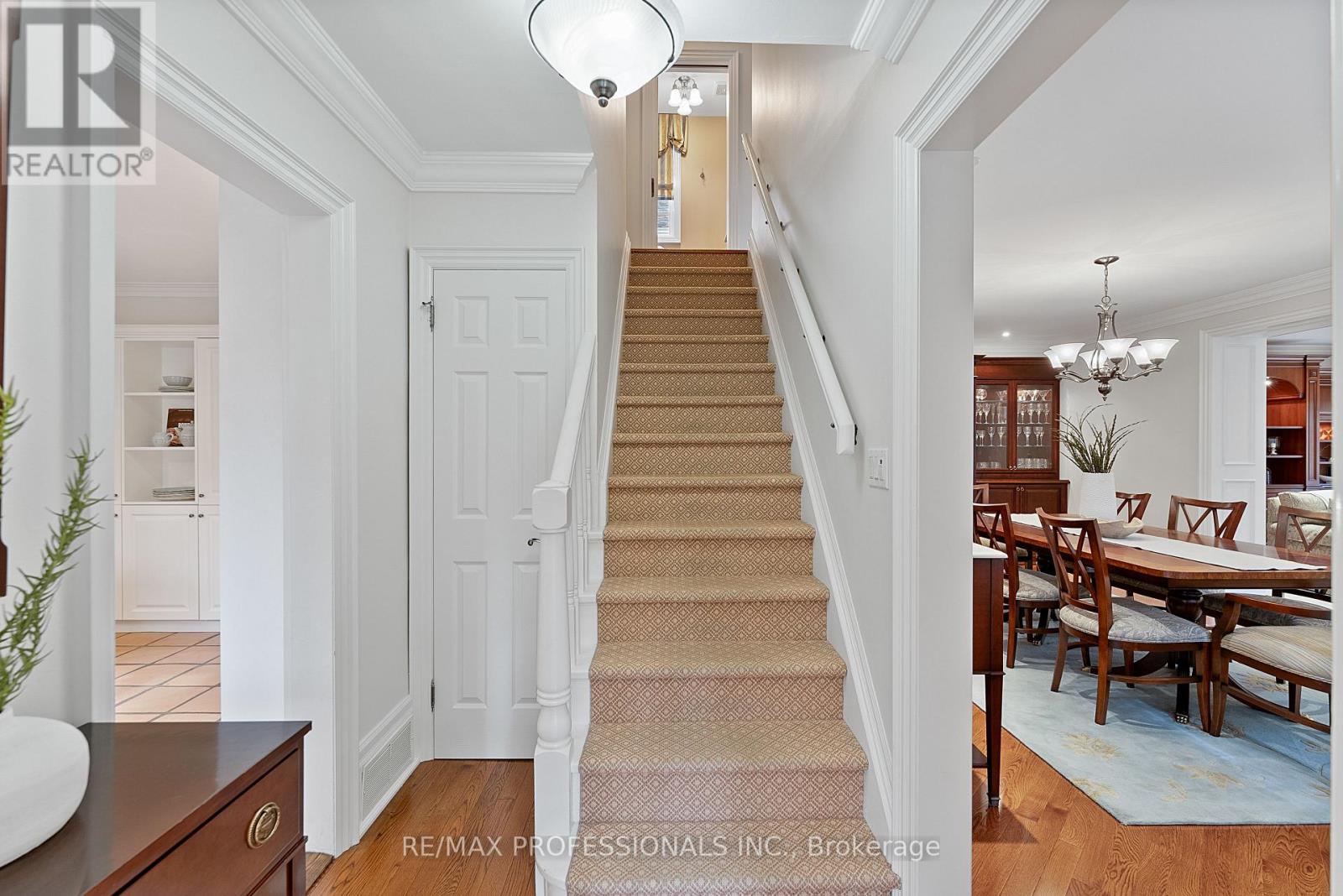 2 Canterbury Road, Toronto, Ontario  M9A 2X7 - Photo 3 - W12486733