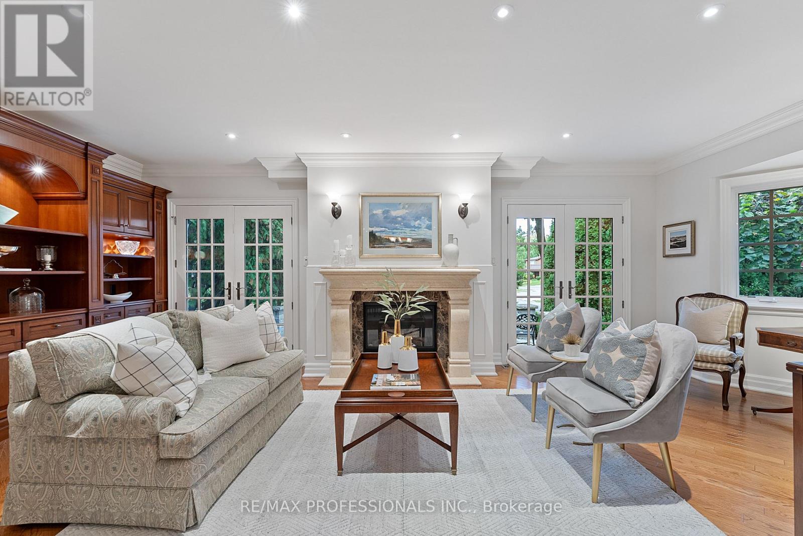 2 Canterbury Road, Toronto, Ontario  M9A 2X7 - Photo 4 - W12486733