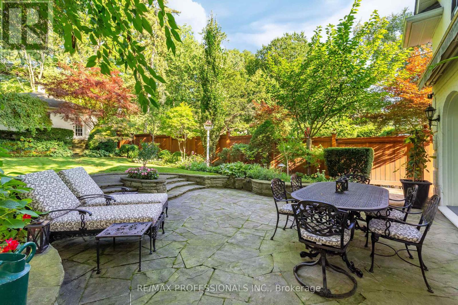 2 Canterbury Road, Toronto, Ontario  M9A 2X7 - Photo 41 - W12486733