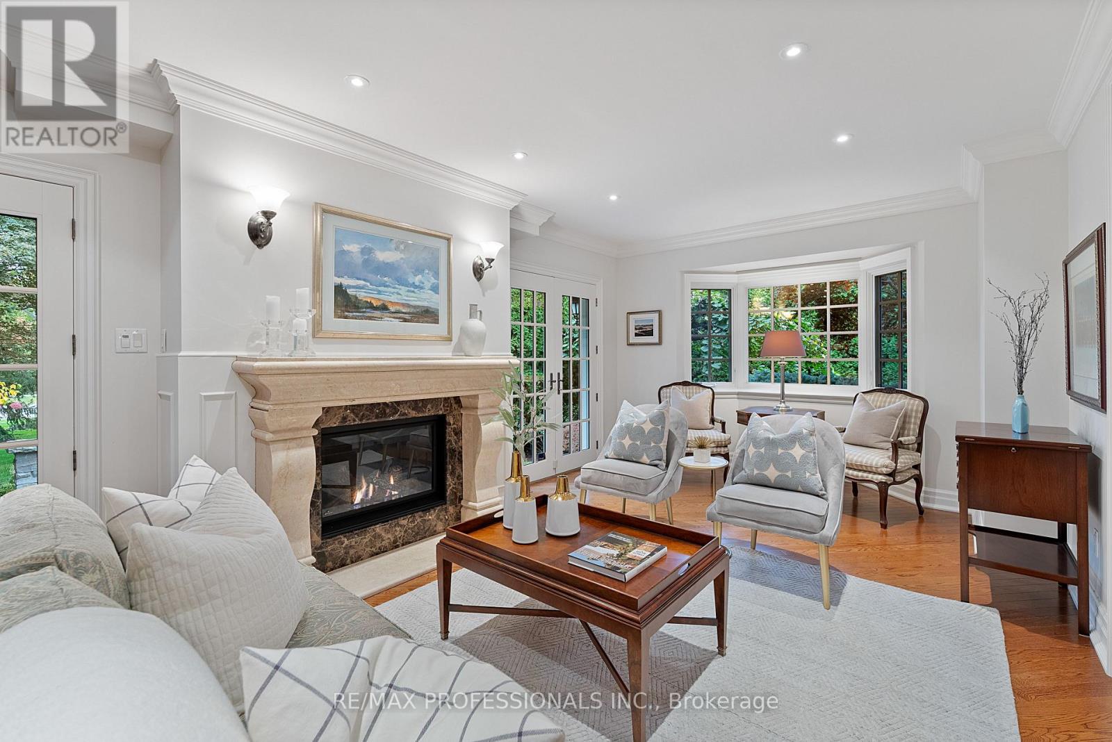 2 Canterbury Road, Toronto, Ontario  M9A 2X7 - Photo 5 - W12486733