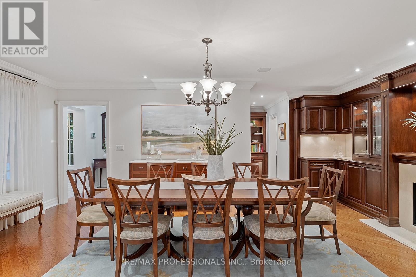 2 Canterbury Road, Toronto, Ontario  M9A 2X7 - Photo 9 - W12486733