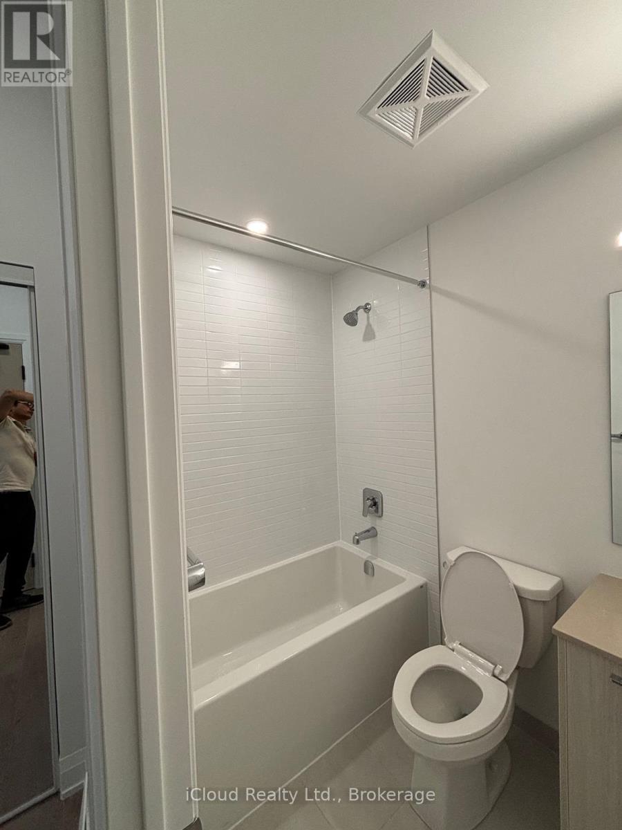 112 - 3250 Carding Mill Trail, Oakville, Ontario  L6M 1L3 - Photo 13 - W12486741