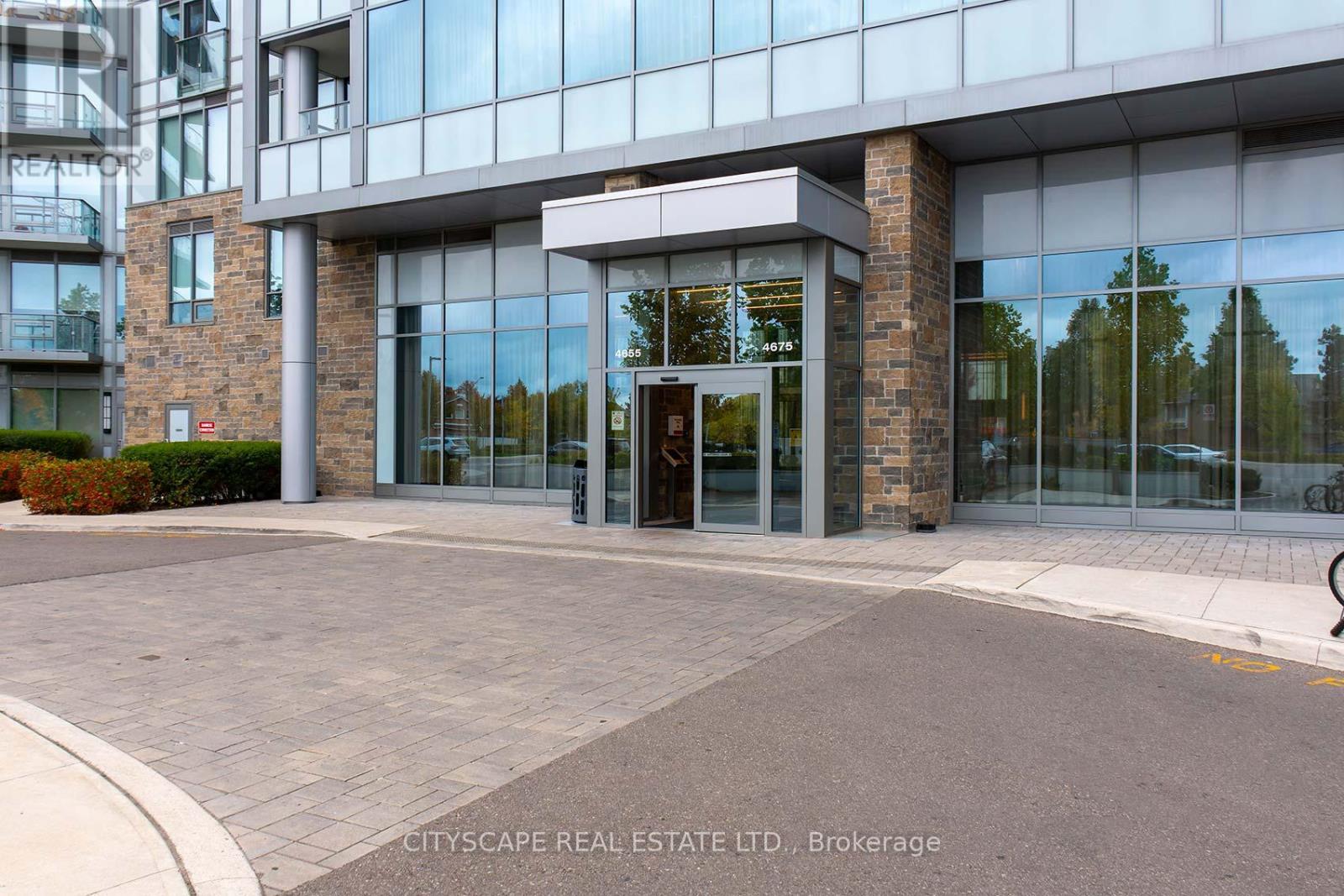 1804 - 4655 Metcalfe Avenue, Mississauga, Ontario  L5M 0Z7 - Photo 2 - W12486742