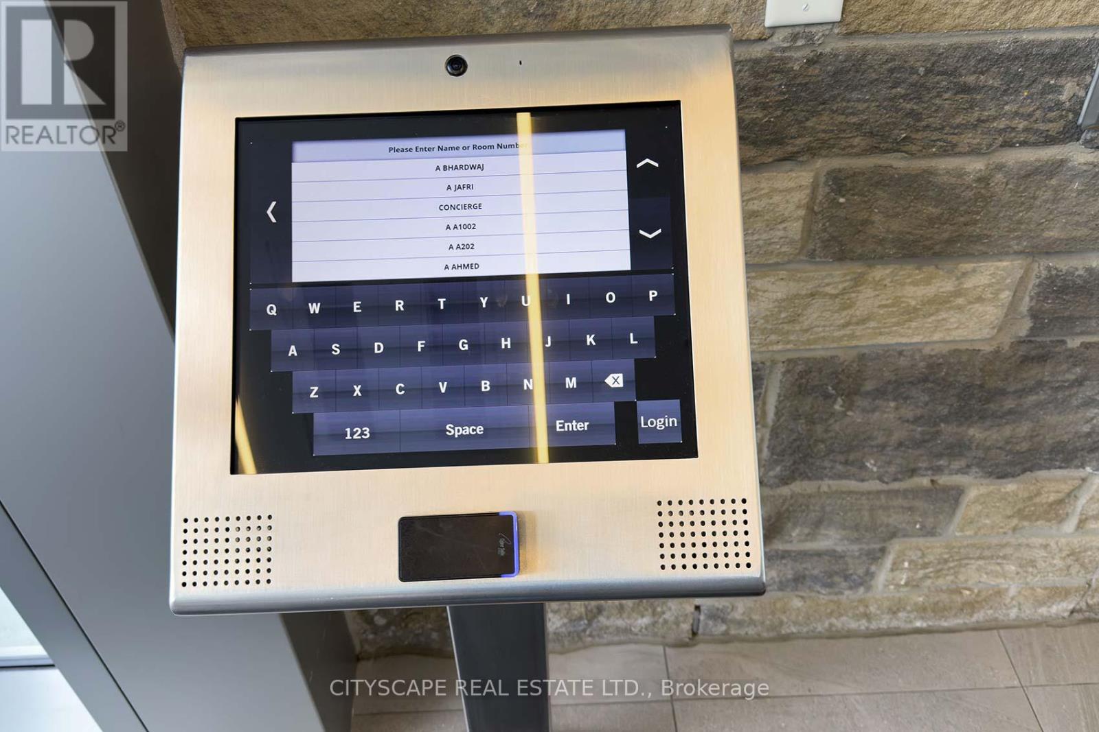 1804 - 4655 Metcalfe Avenue, Mississauga, Ontario  L5M 0Z7 - Photo 3 - W12486742