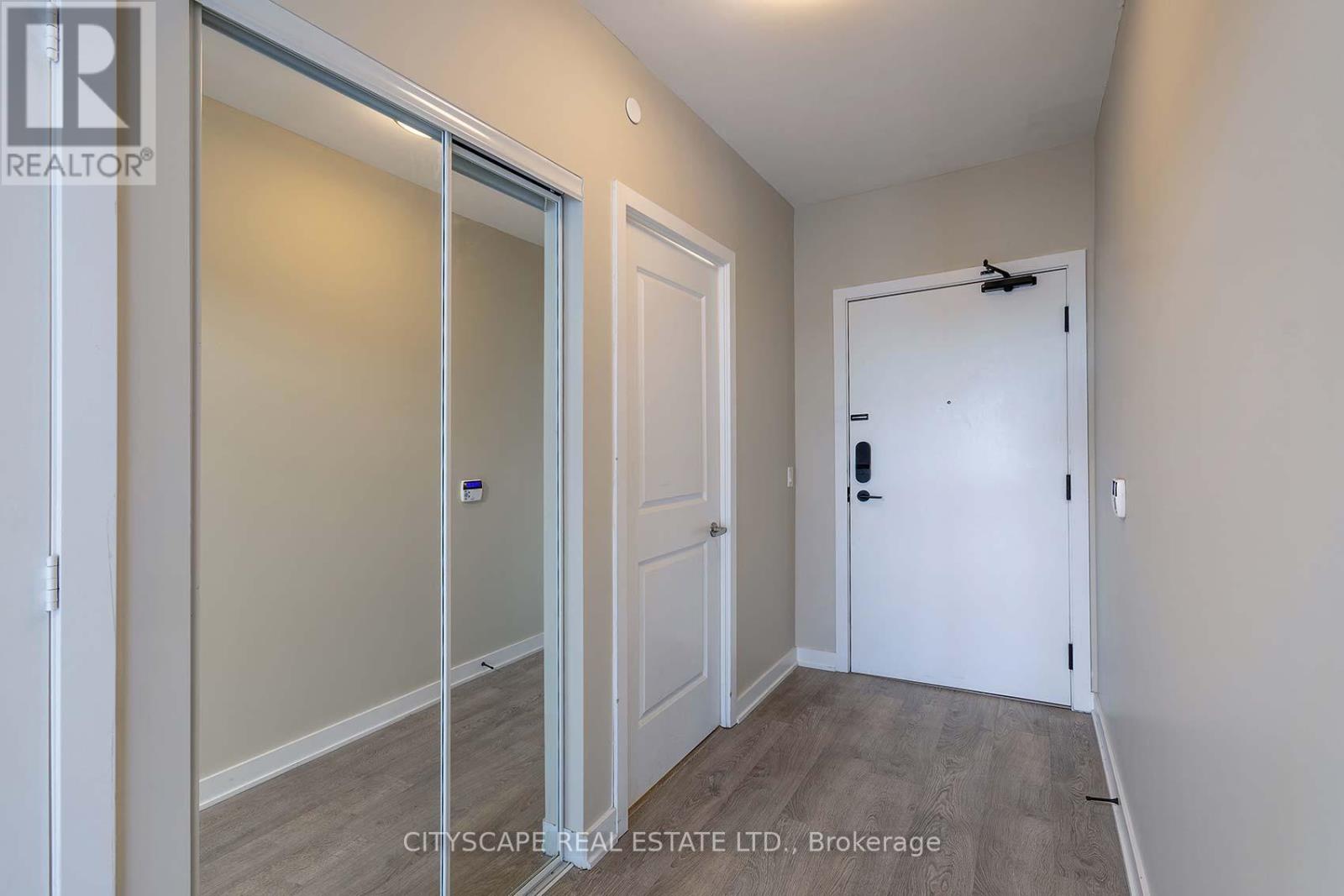 1804 - 4655 Metcalfe Avenue, Mississauga, Ontario  L5M 0Z7 - Photo 8 - W12486742